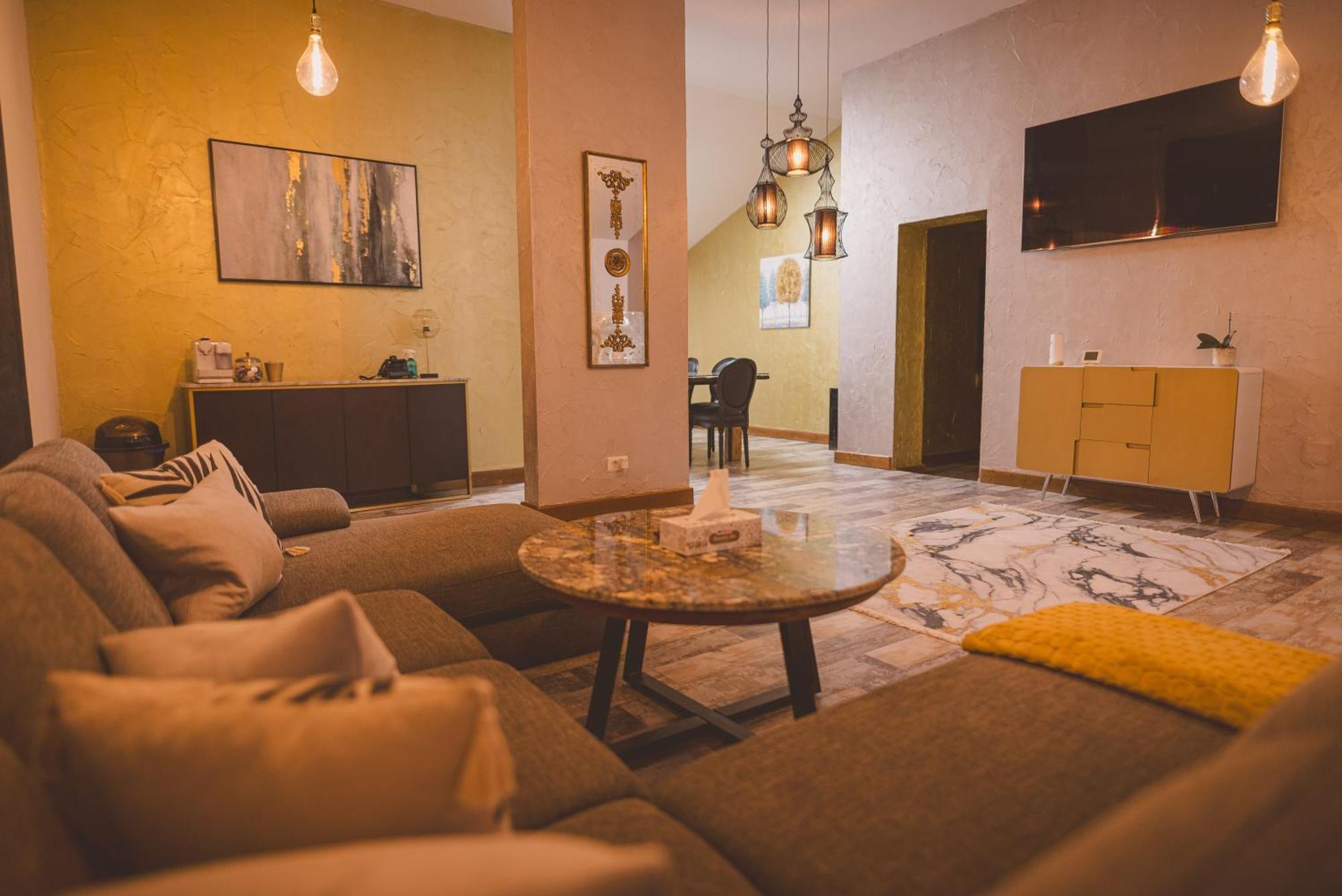 Madison Lake Villa Балотещи Екстериор снимка