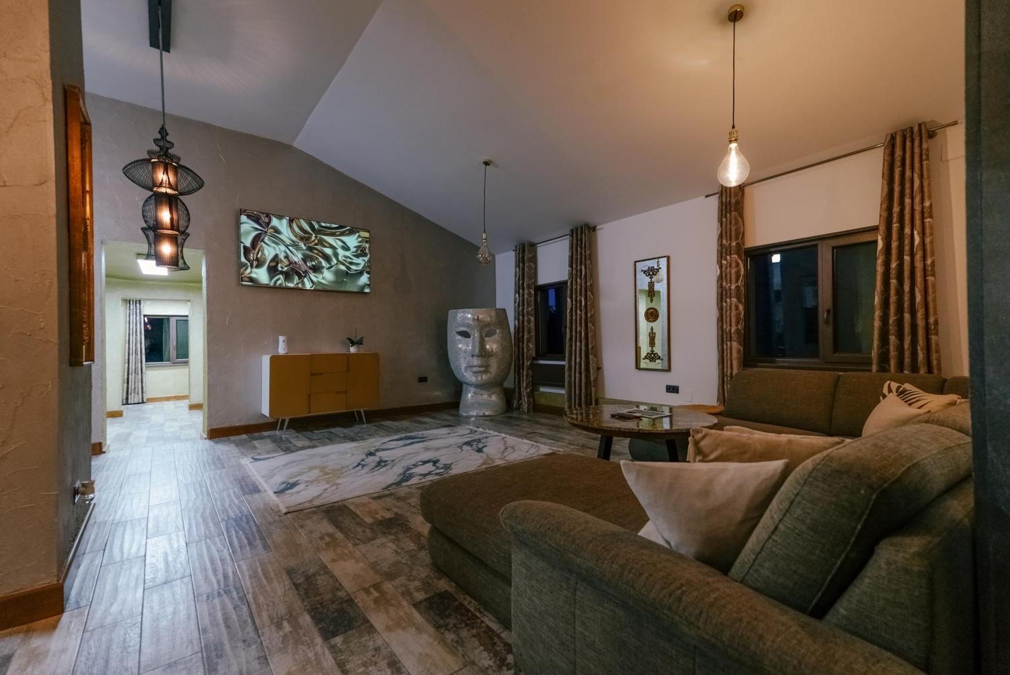 Madison Lake Villa Балотещи Екстериор снимка