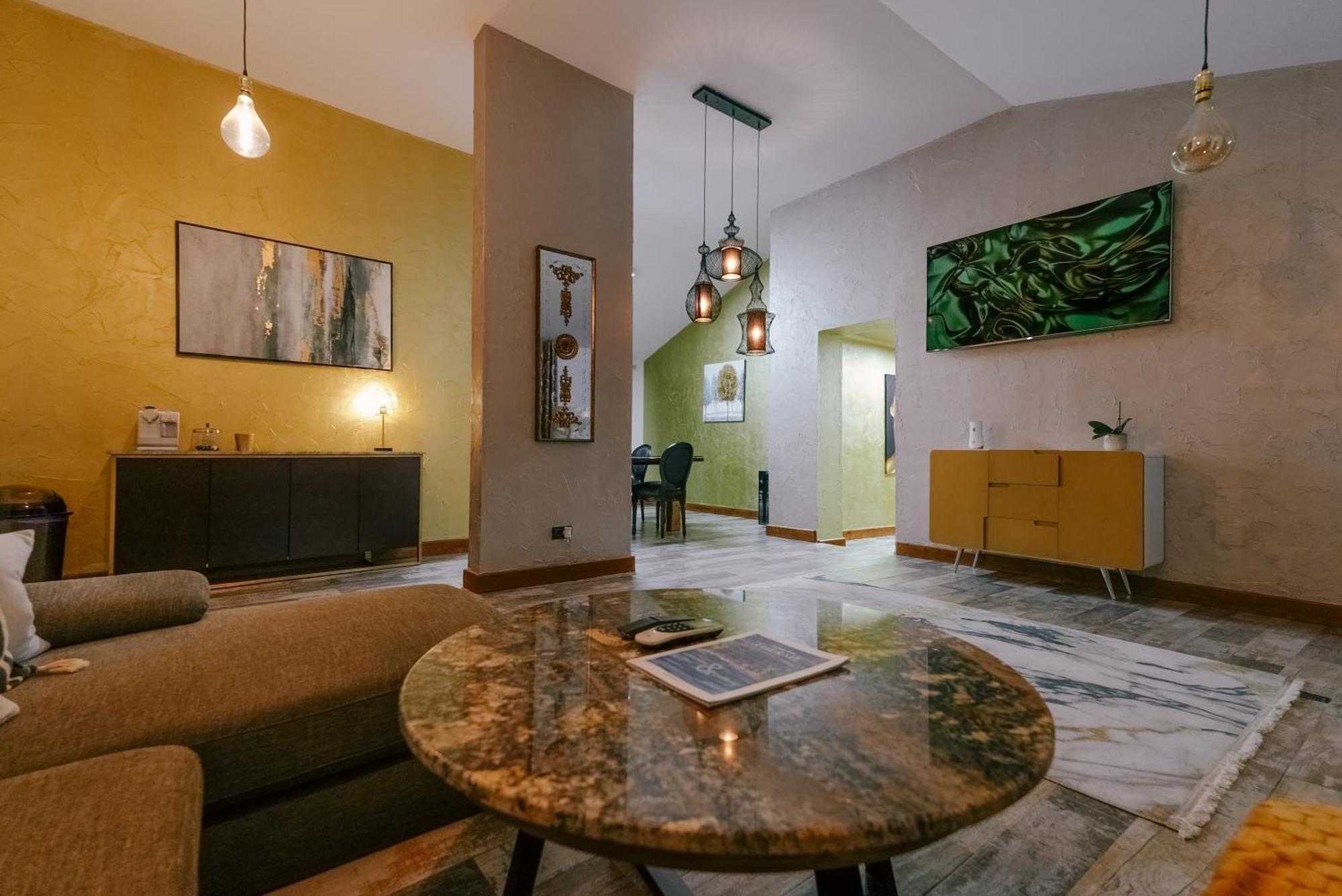 Madison Lake Villa Балотещи Екстериор снимка