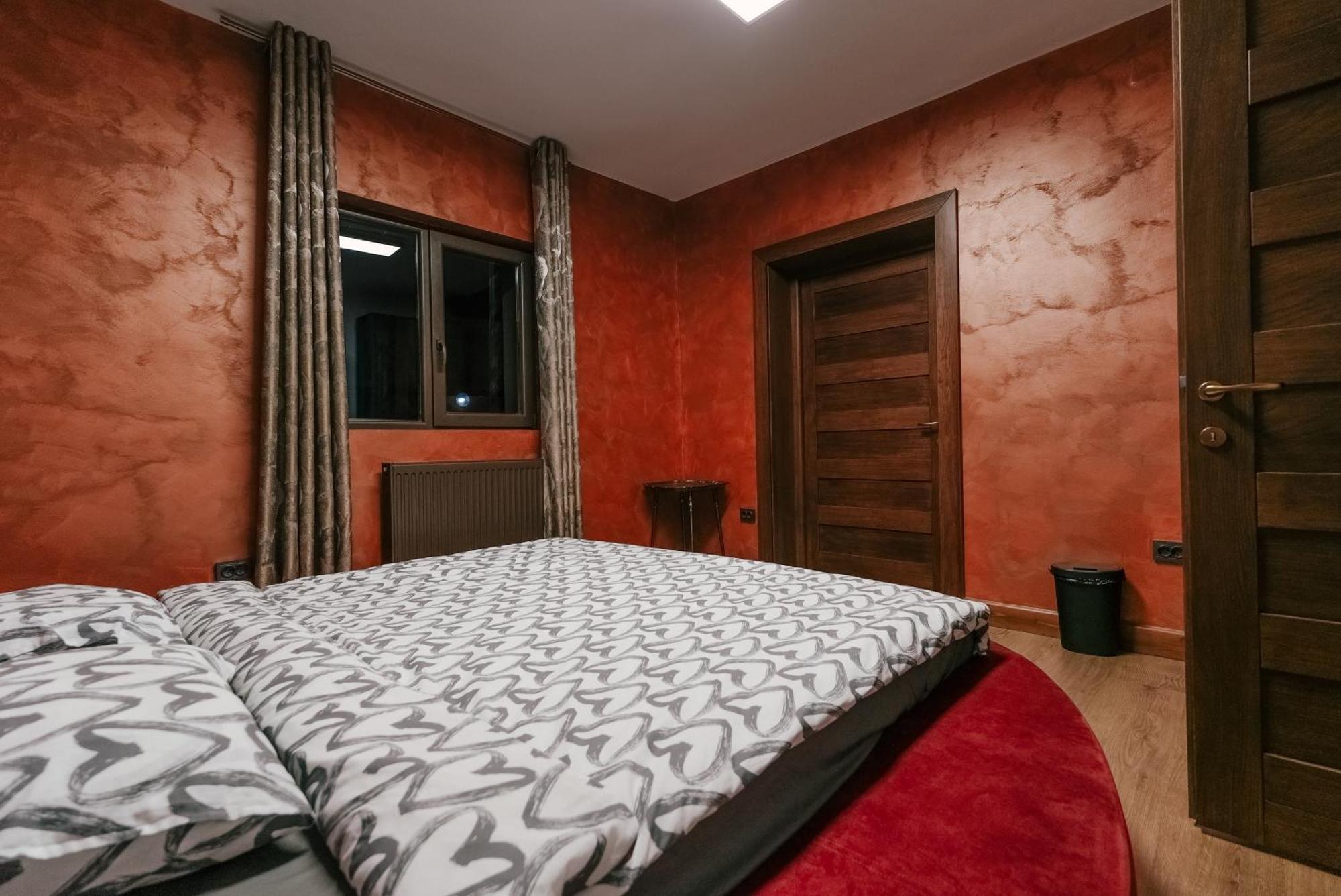 Madison Lake Villa Балотещи Екстериор снимка